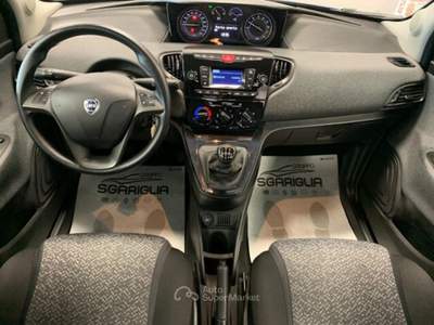Lancia Ypsilon 1.0 Benzina Hybrid Ecochic Gold 5 Porte Blu/Azzurro usata Qualiano