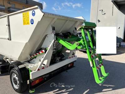 Piaggio Porter NP6 GPL Vasca Rifiuti Ribaltabile Compatta Bianco usata Qualiano