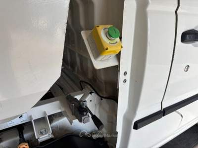 Piaggio Porter NP6 GPL Vasca Rifiuti Ribaltabile Compatta Bianco usata Qualiano
