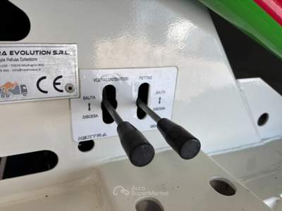 Piaggio Porter NP6 GPL Vasca Rifiuti Ribaltabile Compatta Bianco usata Qualiano