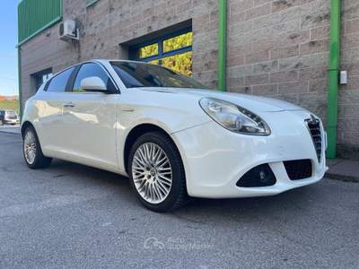 Alfa Romeo Giulietta 2.0 JTDM 140CV SENSORI PARCHEGGIO CERCHI 17" Bianco usata Venezia