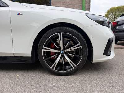 BMW Serie 5 520d D 48V XDRIVE 197CV TOURING MSPORT PRO Bianco usata Venezia