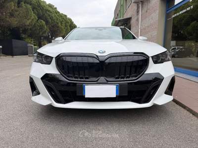 BMW Serie 5 520d D 48V XDRIVE 197CV TOURING MSPORT PRO Bianco usata Venezia