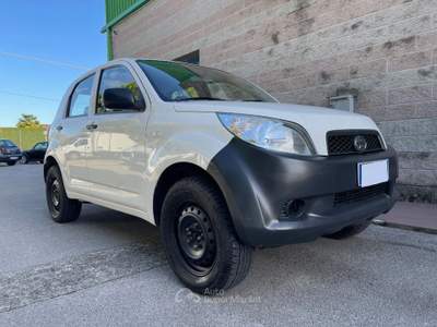 Daihatsu Terios 1.3 86CV SX 4X4 5 P CLIMA RADIO CD GANCIO TRAINO Bianco usata Venezia