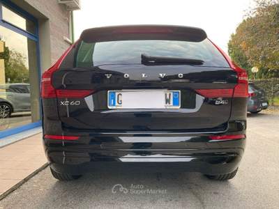Volvo XC60 2.0 B4 AWD AUTOMATICA CERCHI DA 20" FARI FULL LED Nero usata Venezia
