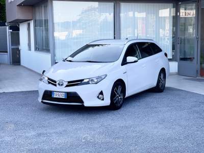 Toyota Auris 99CV E6 Neo - 2015 Bianco usata Roma