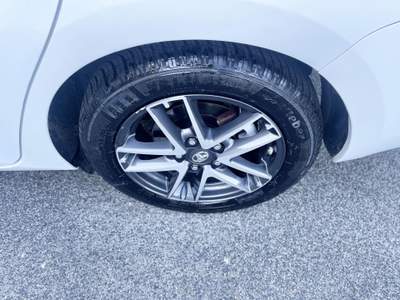 Toyota Auris 99CV E6 Neo - 2015 Bianco usata Roma