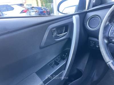 Toyota Auris 99CV E6 Neo - 2015 Bianco usata Roma