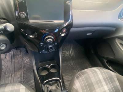 Peugeot 108 VTi 72cv 5 PORTE ALLURE GPL TECH Argento usata Napoli