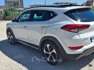 Hyundai Tucson 4wd Xpossible integrale 177cv Bianco usata Vasto