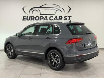 Volkswagen Tiguan 1.4 TSI eHYBRID Life DSG Grigio usata Caresanablot