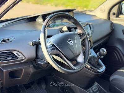 Lancia Ypsilon 5 porte GPL Ecochic Gold Blu/Azzurro usata Santeramo in Colle
