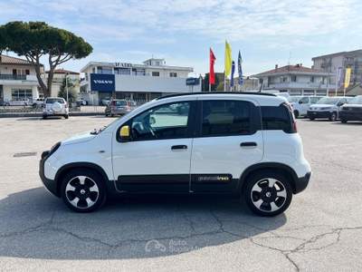 Fiat Panda Panda 1.0 firefly hybrid Cross s&s 70cv PANDINA Bianco usata Rimini
