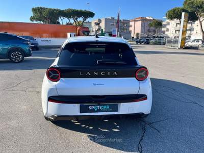 Lancia Ypsilon Ibrida 100cv LX e-DCT Bianco usata Rimini