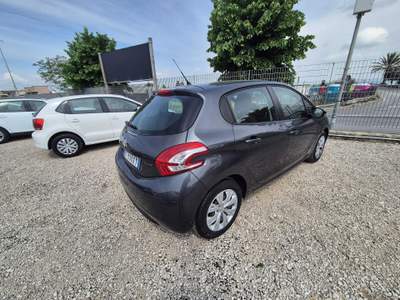 Peugeot 208 208 1.4 HDi 68 CV 5P Allure (50 kw) Grigio usata Sant'Anastasia