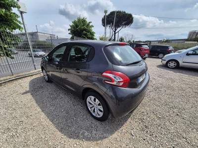 Peugeot 208 208 1.4 HDi 68 CV 5P Allure (50 kw) Grigio usata Sant'Anastasia