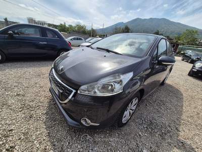 Peugeot 208 208 1.4 HDi 68 CV 5P Allure (50 kw) Grigio usata Sant'Anastasia