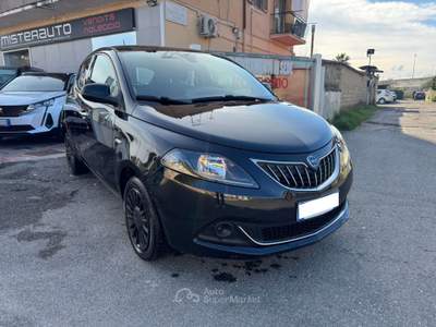 Lancia Ypsilon Ypsilon III 2021 1.0 firefly hybrid Silver s Nero usata Roma