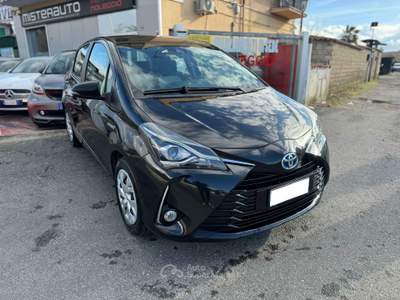 Toyota Yaris Yaris 5p 1.5h Active AUTOCARRO Nero usata Roma
