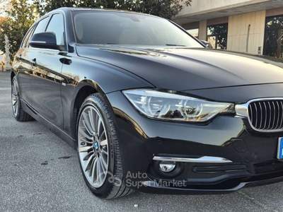 BMW Serie 3 320d 320 320d Touring Luxury auto Nero usata Roma