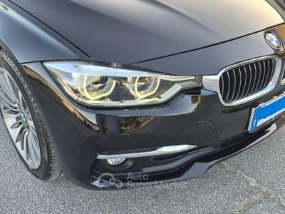 BMW Serie 3 320d 320 320d Touring Luxury auto Nero usata Roma