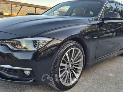 BMW Serie 3 320d 320 320d Touring Luxury auto Nero usata Roma