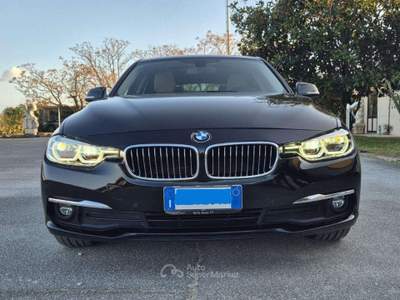 BMW Serie 3 320d 320 320d Touring Luxury auto Nero usata Roma