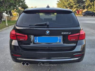 BMW Serie 3 320d 320 320d Touring Luxury auto Nero usata Roma