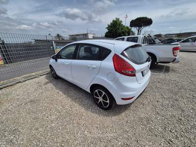 Ford Fiesta Ford Fiesta 95cv 1.4 LPG 71kw Bianco usata Sant'Anastasia
