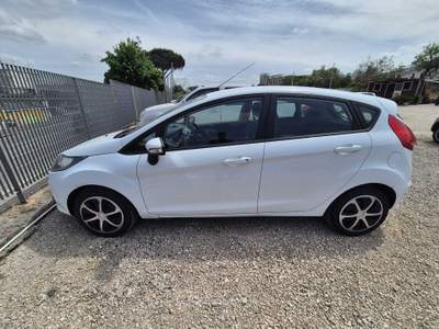 Ford Fiesta Ford Fiesta 95cv 1.4 LPG 71kw Bianco usata Sant'Anastasia