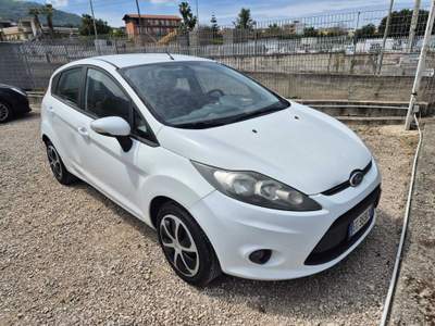 Ford Fiesta Ford Fiesta 95cv 1.4 LPG 71kw Bianco usata Sant'Anastasia