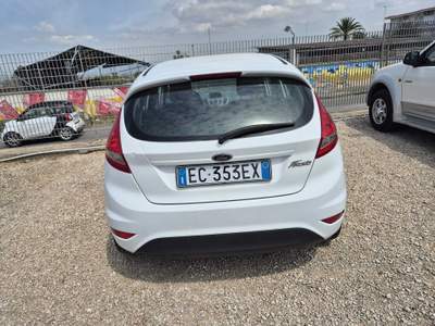 Ford Fiesta Ford Fiesta 95cv 1.4 LPG 71kw Bianco usata Sant'Anastasia