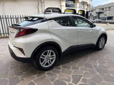 Toyota C-HR 1.8h Business e-cvt UNICO PROPRIETARIO BELLISSIMA Bianco usata Cesano Maderno
