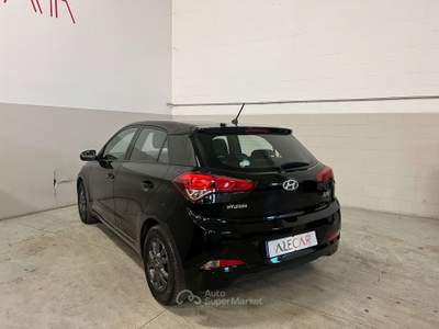 Hyundai i20 i20 II 2015 5p 1.2 Blackline 75cv Nero usata MONTIRONE