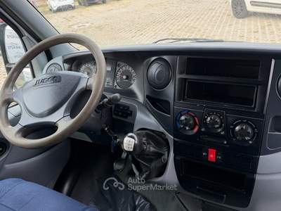 Iveco Daily 35C15 DOPPIA CABINA 7 POSTI 3.0 150 CV RIBALTABILE CASSONE 3,02 X 2,04 Bianco usata Napoli