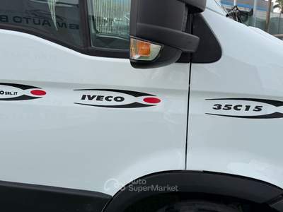 Iveco Daily 35C15 DOPPIA CABINA 7 POSTI 3.0 150 CV RIBALTABILE CASSONE 3,02 X 2,04 Bianco usata Napoli