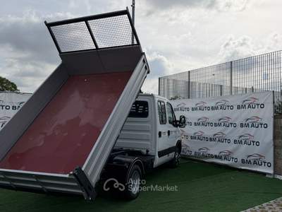 Iveco Daily 35C15 DOPPIA CABINA 7 POSTI 3.0 150 CV RIBALTABILE CASSONE 3,02 X 2,04 Bianco usata Napoli