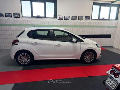 Peugeot 208 208 I 20195p 1.2 puretech Signature s Bianco usata Eboli