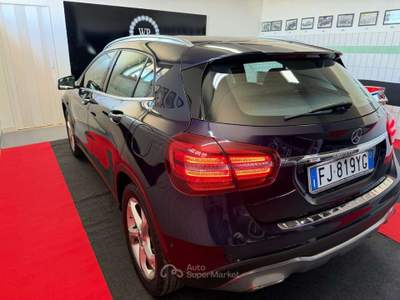 Mercedes-Benz GLA GLA-X156 2017 d Executive auto Blu/Azzurro usata Eboli