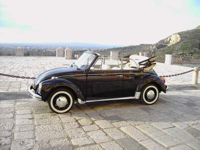Volkswagen Maggiolino Anno 1973 ben conservata iscritta ASI solo persone serie Nero usata caserta