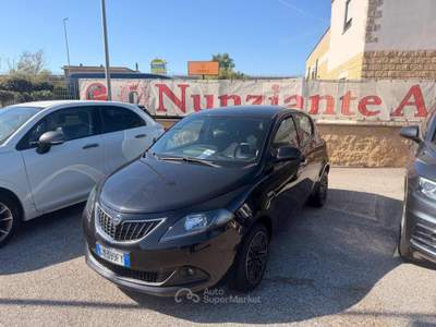 Lancia Ypsilon 1.0 FireFly 5 porte S&S Hybrid Gold PREZZO VERO! Nero usata Civitavecchia