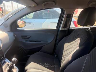 Lancia Ypsilon 1.0 FireFly 5 porte S&S Hybrid Gold PREZZO VERO! Nero usata Civitavecchia