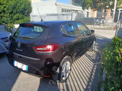 Renault Clio Vettura in eccellenti condizioni Nero usata FOGGIA