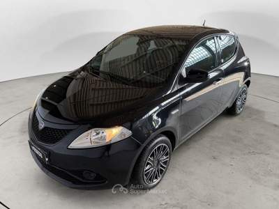 Lancia Ypsilon III 2015 Benzina 1.0 firefly hybrid Silver s&s 70cv Nero usata Monza