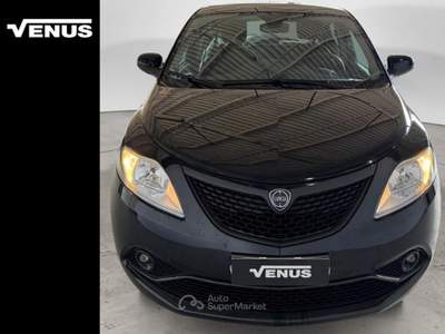 Lancia Ypsilon III 2015 Benzina 1.0 firefly hybrid Silver s&s 70cv Nero usata Monza