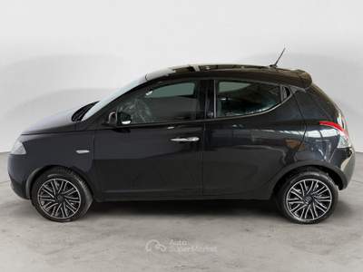 Lancia Ypsilon III 2015 Benzina 1.0 firefly hybrid Silver s&s 70cv Nero usata Monza