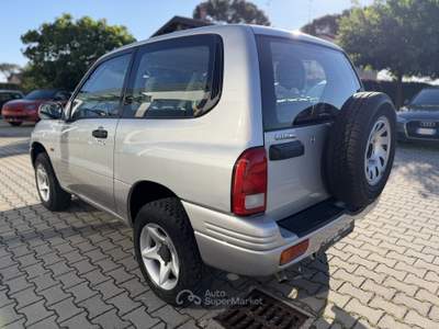 Suzuki Grand Vitara 1.6i 16V cat 3p. 4x4 + RIDOTTE Argento usata Faenza