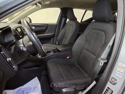 Volvo XC40 XC40 T3 Geartronic Momentum Core 163CV Grigio usata Bruino