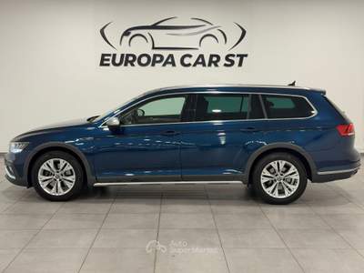 Volkswagen Passat 2.0TDI SCR 200cv DSG 4MOTION  Alltrack Blu/Azzurro usata Caresanablot