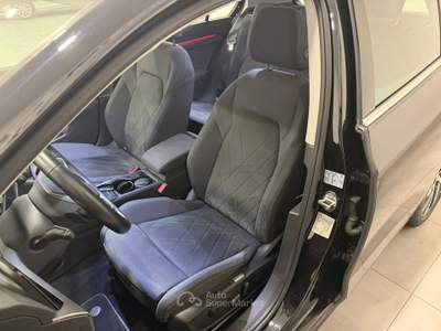 Volkswagen Golf 1.4 TSI eHYBRID 204 CV DSG Style Nero usata Caresanablot